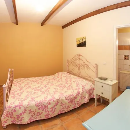 فيلة Maria Kefalonia Kaligata